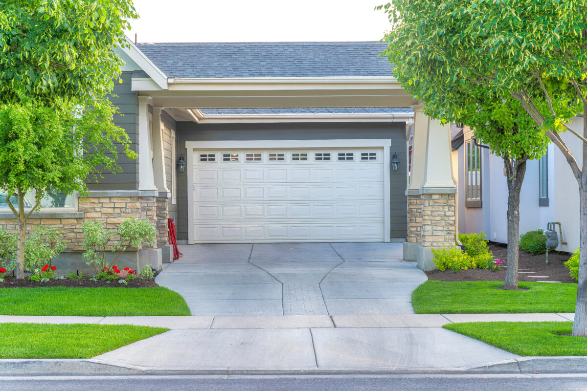 Top 5 Concrete Driveway Design Ideas For Modern Homeowners   AdobeStock 468064605 1200x800 